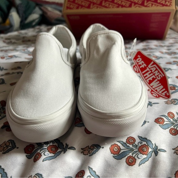 Vans Classic White Slip-On Shoes - Picture 4 of 5
